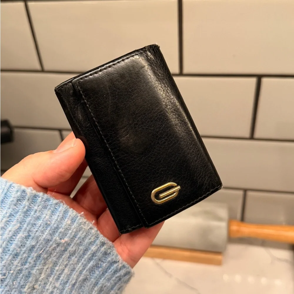 GUCCI   Black Leather Key & Card Holder with Gold Logo